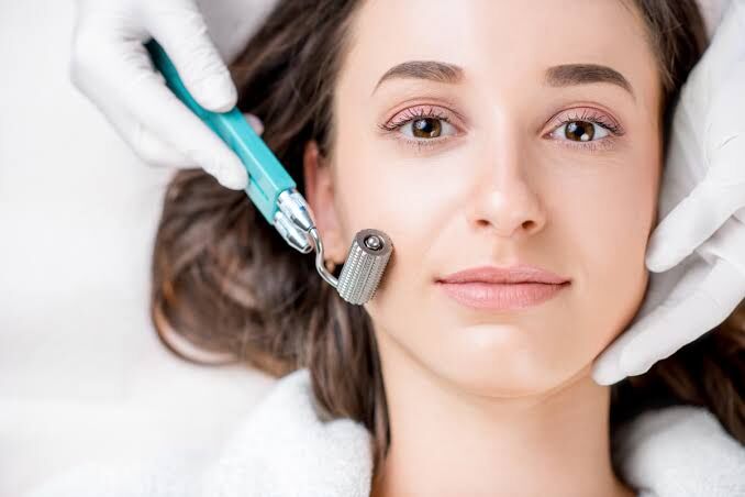 Face, Neck & Décolleté Roller